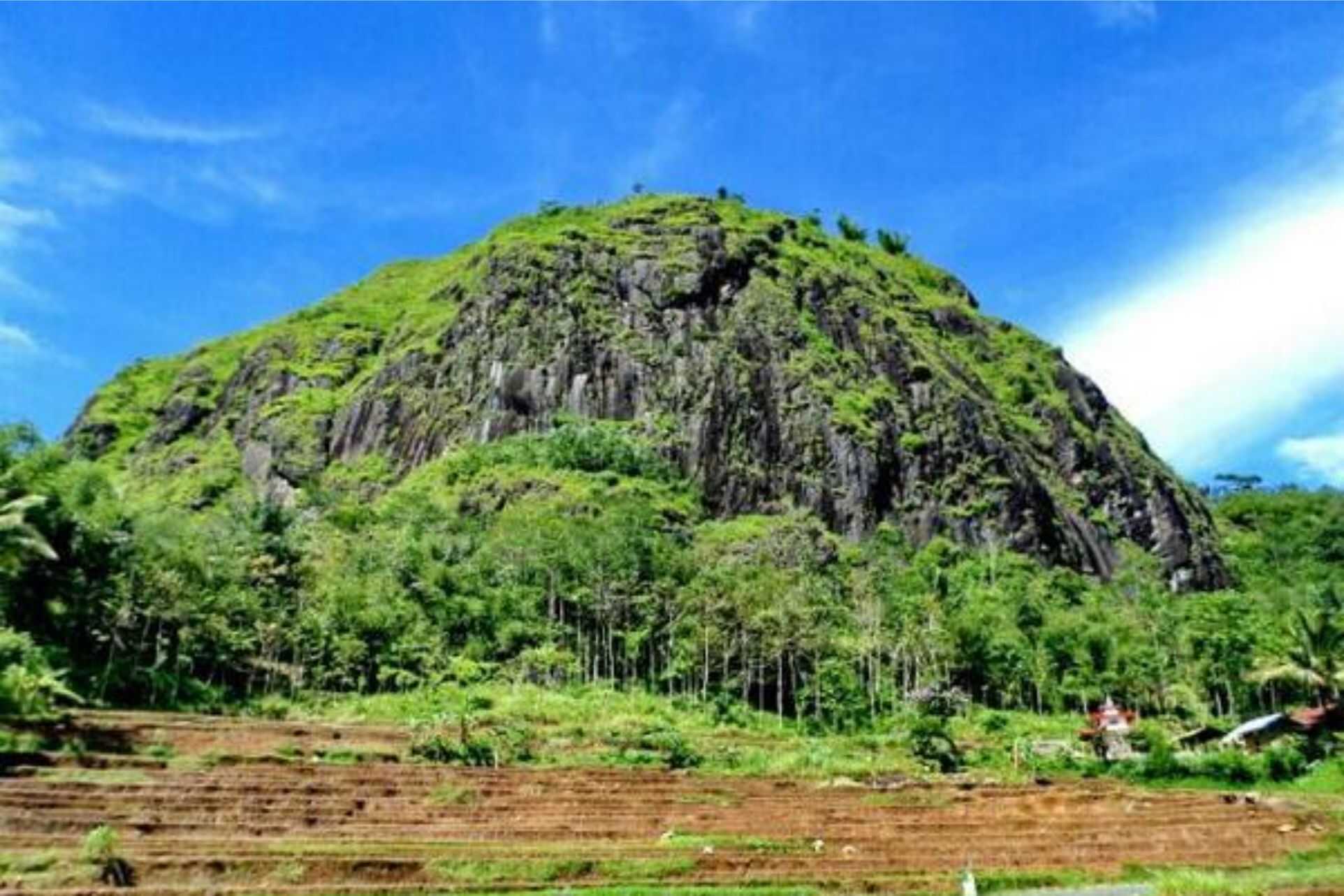Cerita Gunung Wayang di Kecamatan Pakenjeng